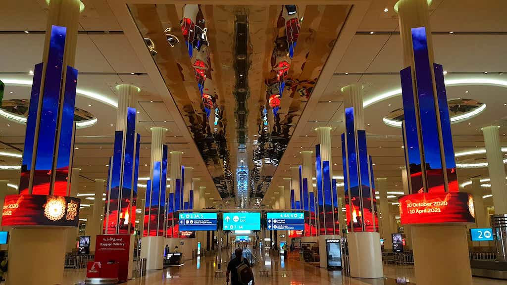 How Smart Surfaces Turn Retail Kiosks Into Interactive Marketing Hubs